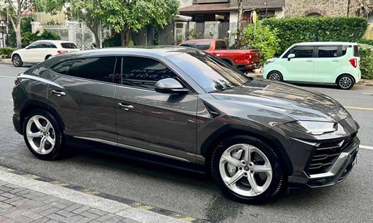 Lamborghini Urus 2022 còn rất mới đang được chào bán ở TPHCM. Ảnh: Huy Kha