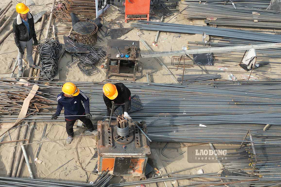 Trong qua trinh thi cong du an co mot so hang muc cham tien do, ve viec nay, Chu tich UBND quan Dong Da - Le Tuan Dinh yeu cau cac hang muc dang khong dap ung duoc tien do can co ngay giai phap phu hop, hieu qua de khac phuc.