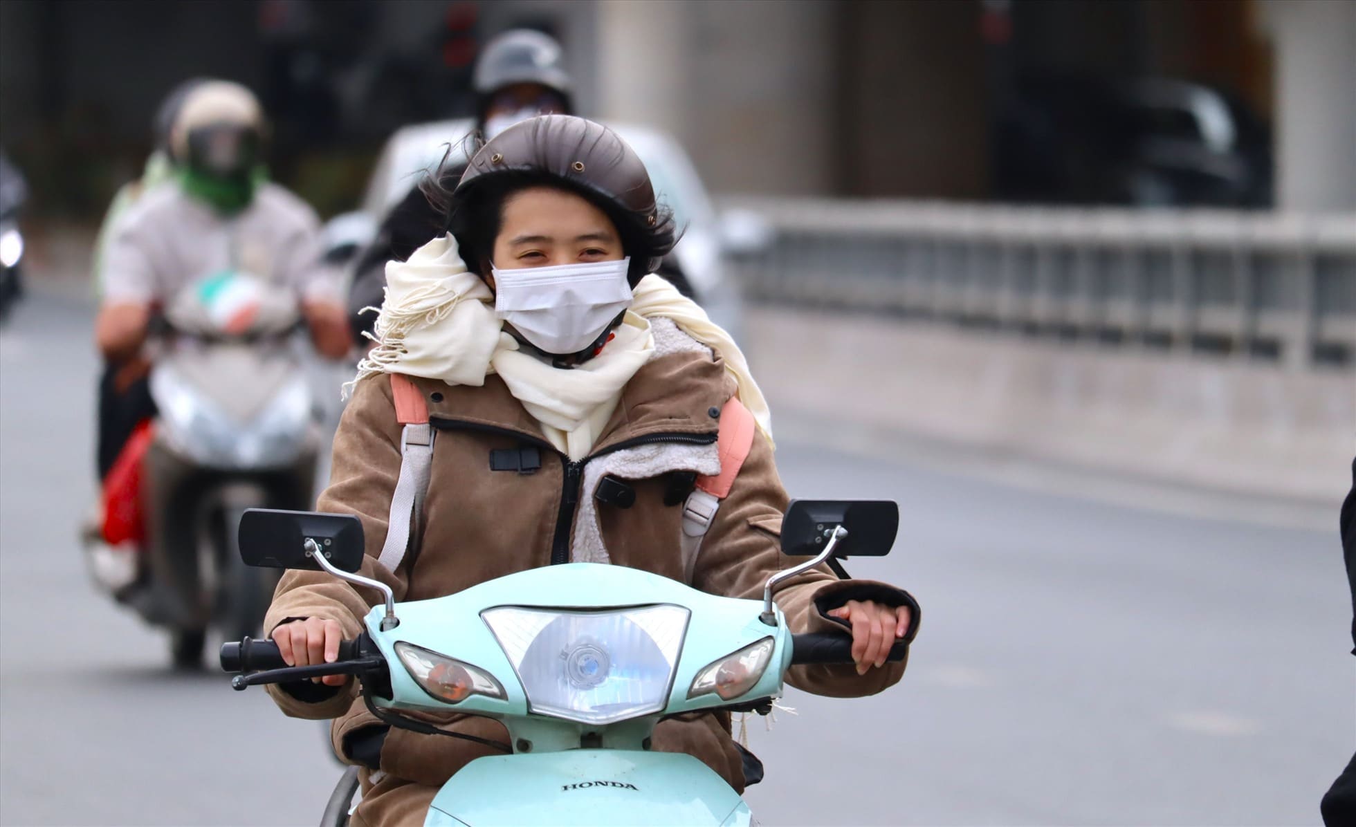Cold air forecast to cause severe cold in Hanoi today, January 12. Photo: To The