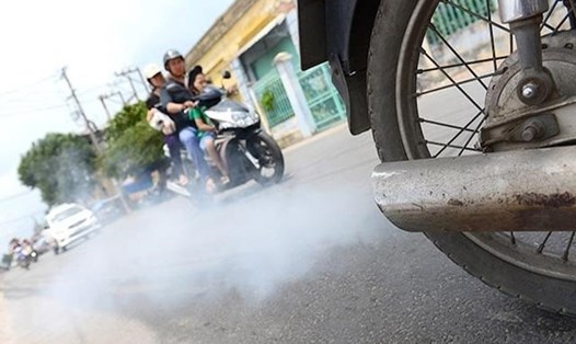 Cơ sở kiểm định khí thải xe máy không đúng quy định sẽ bị phạt. Ảnh: Phạm Đông