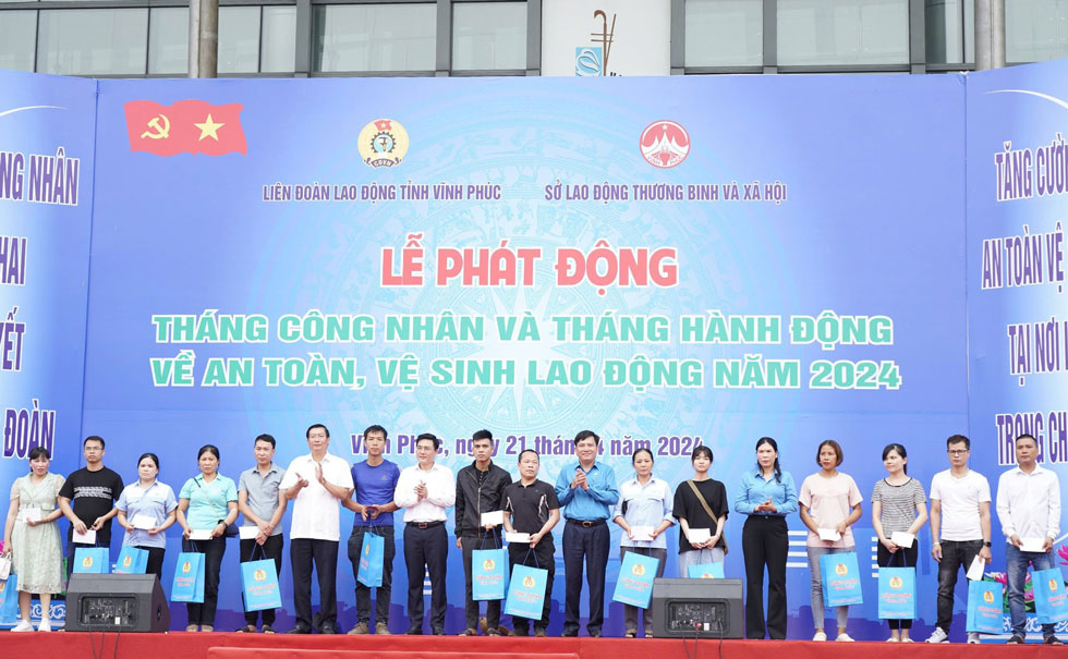 Hoat dong thang cong nhan va Thang hanh dong ve An toan, ve sinh lao dong nam 2024 duoc trien khai den 100% cac CDCS tren dia ban