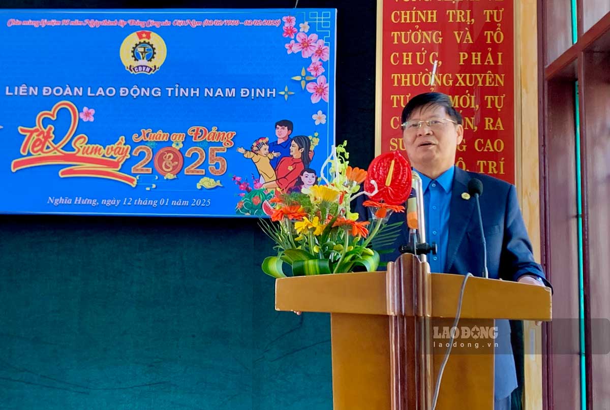 Ông Phan Văn Anh - Phó Chủ tịch Tổng Tổng Liên đoàn Lao động Việt Nam phát biểu tại buổi lễ. Ảnh: Lương Hà