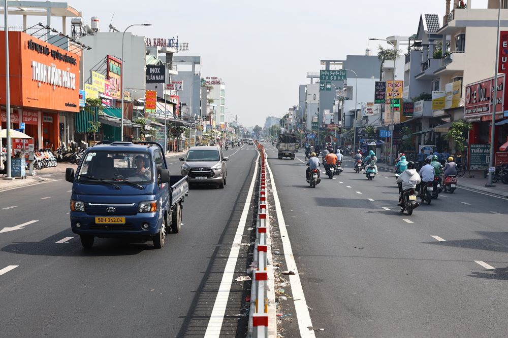 Khi di vao hoat dong, cau Tan Ky Tan Quy se ket noi tuyen duong cung ten voi Quoc lo 1A, giam un tac giao thong tai cua ngo phia tay TPHCM va cai thien dang ke mang luoi giao thong den san bay Tan Son Nhat.  