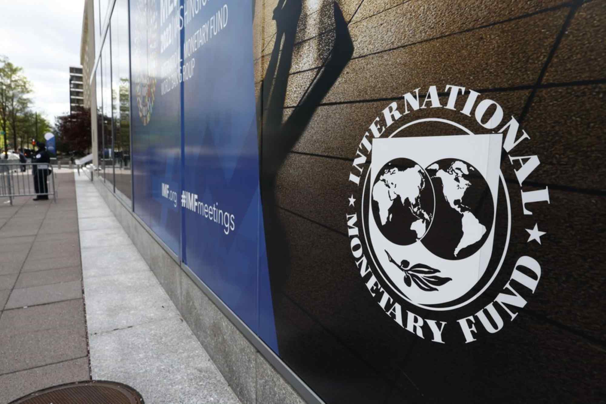 The logo of the International Monetary Fund (IMF) at its headquarters in Washington DC, USA. Photo: Xinhua