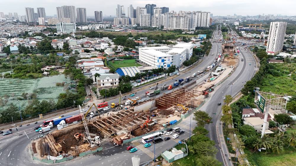 Building an underpass at An Phu intersection (Thu Duc City, HCMC). Photo: Anh Tu