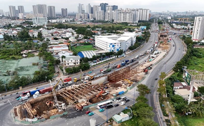 Building an underpass at An Phu intersection (Thu Duc City, HCMC). Photo: Anh Tu