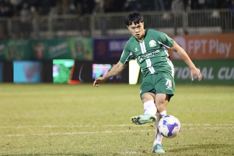 Cong Phuong could not help Binh Phuoc defeat Hoang Anh Gia Lai in the 1/8 round of the National Cup. Photo: Thanh Vu