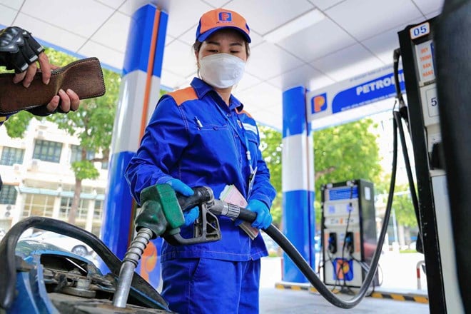It is forecasted that in the next price management period, gasoline prices will likely continue to increase. Illustration photo: Nguyen Hai
