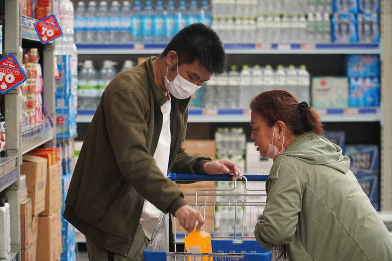Retailers in Ho Chi Minh City have prepared a plentiful supply of Tet goods. Photo: Ngoc Le