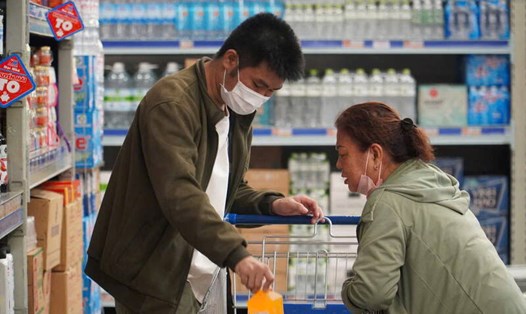 Nguồn hàng Tết được các đơn vị bán lẻ tại TPHCM chuẩn bị khá dồi dào. Ảnh: Ngọc Lê