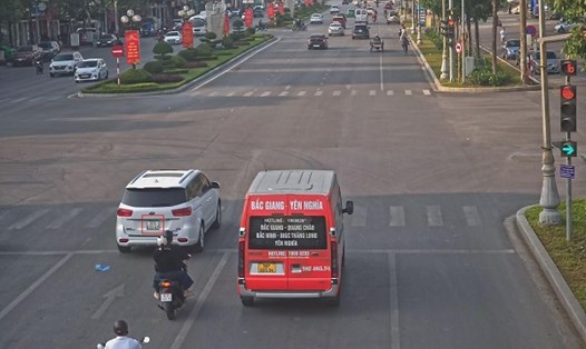 Một xe ôtô vượt đèn đỏ bị ghi nhận phạt nguội. Ảnh: Công an Bắc Giang