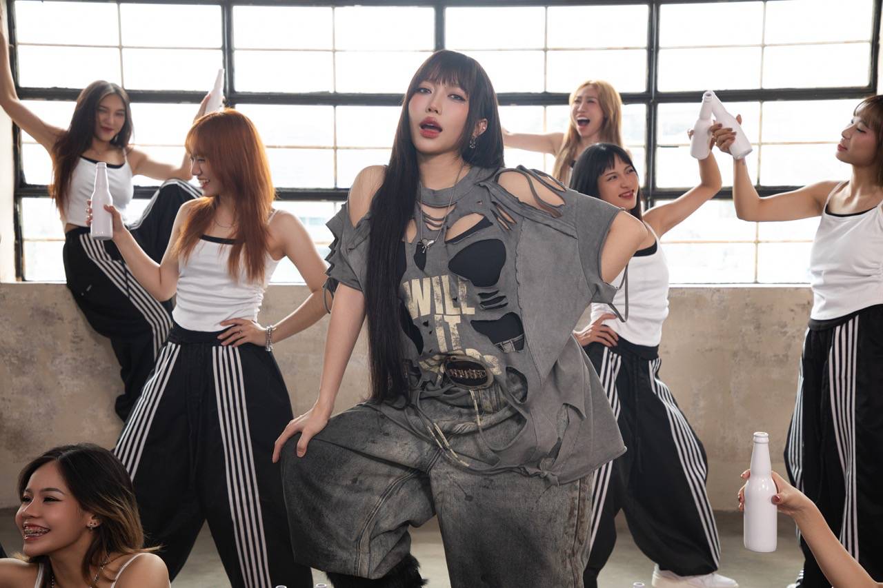 Dieu Nhi performs choreography. Photo: Artist provided.