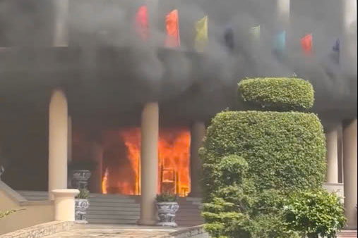 Scene of the fire at the headquarters of the People's Committee of Binh Phuoc province. Photo: Provided by readers