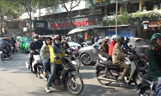Cận Tết giá xe ôm công nghệ tăng gấp 3 lần người dân bức xúc