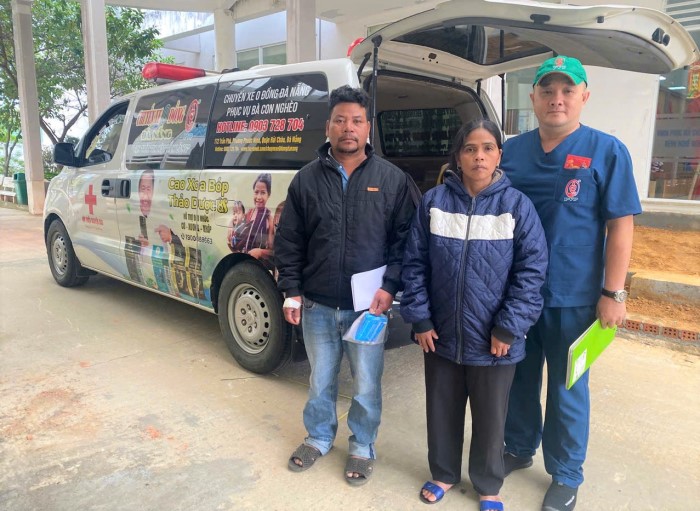 Support poor patients in mountainous districts of Quang Nam province when receiving health care at Hospital 199.