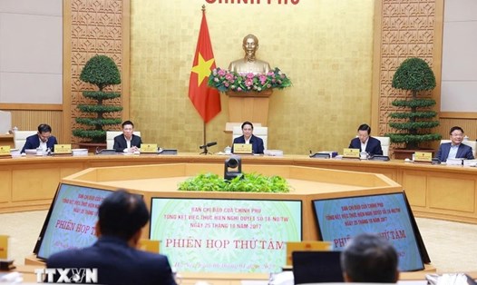 Thủ tướng Chính phủ chủ trì Phiên họp thứ 8 của Ban Chỉ đạo của Chính phủ về tinh gọn bộ máy. Ảnh: TTXVN