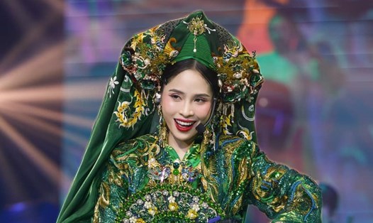 Kiều Anh trình diễn solo ở công diễn 5 Chị đẹp đạp gió. Ảnh: Nhà sản xuất