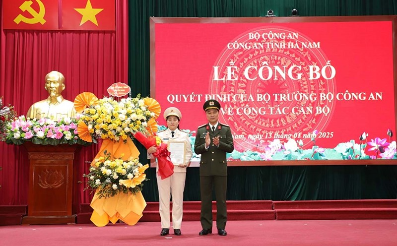 Lieutenant Colonel Do Thi Thu Hien - Chief of Phu Ly City Police holds the position of Deputy Director of Ha Nam Provincial Police. Photo: Ha Nam Provincial Police