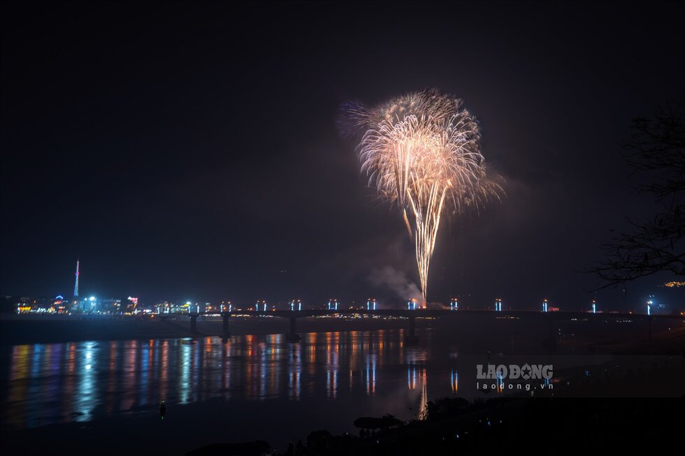 There will be 11 locations for fireworks displays on New Year's Eve of the Lunar New Year 2025 in districts and cities in Hoa Binh. Photo: Minh Nguyen