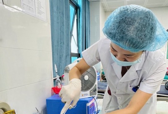 Medical staff hope to soon increase their regular allowances in medical facilities. Illustration photo: Interviewee