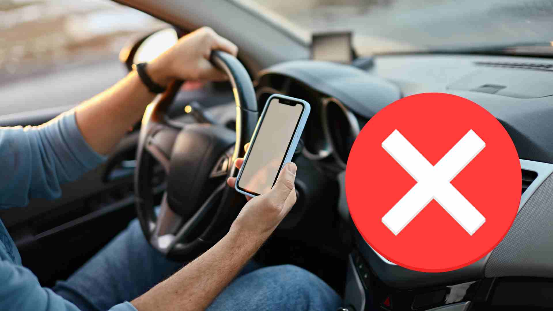 Using a phone while driving can result in a fine of up to 22 million VND.