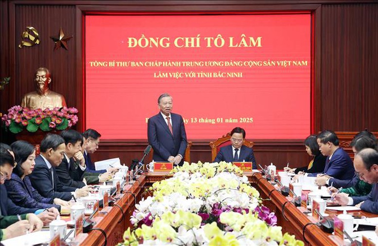 General Secretary To Lam requested that Bac Ninh province needs to develop continuous development solutions in the coming time. Photo: VNA