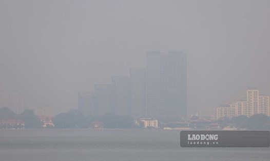 Tình trạng ô nhiễm không khí ở Hà Nội được nhiều người dân quan tâm. Ảnh: Việt Anh.