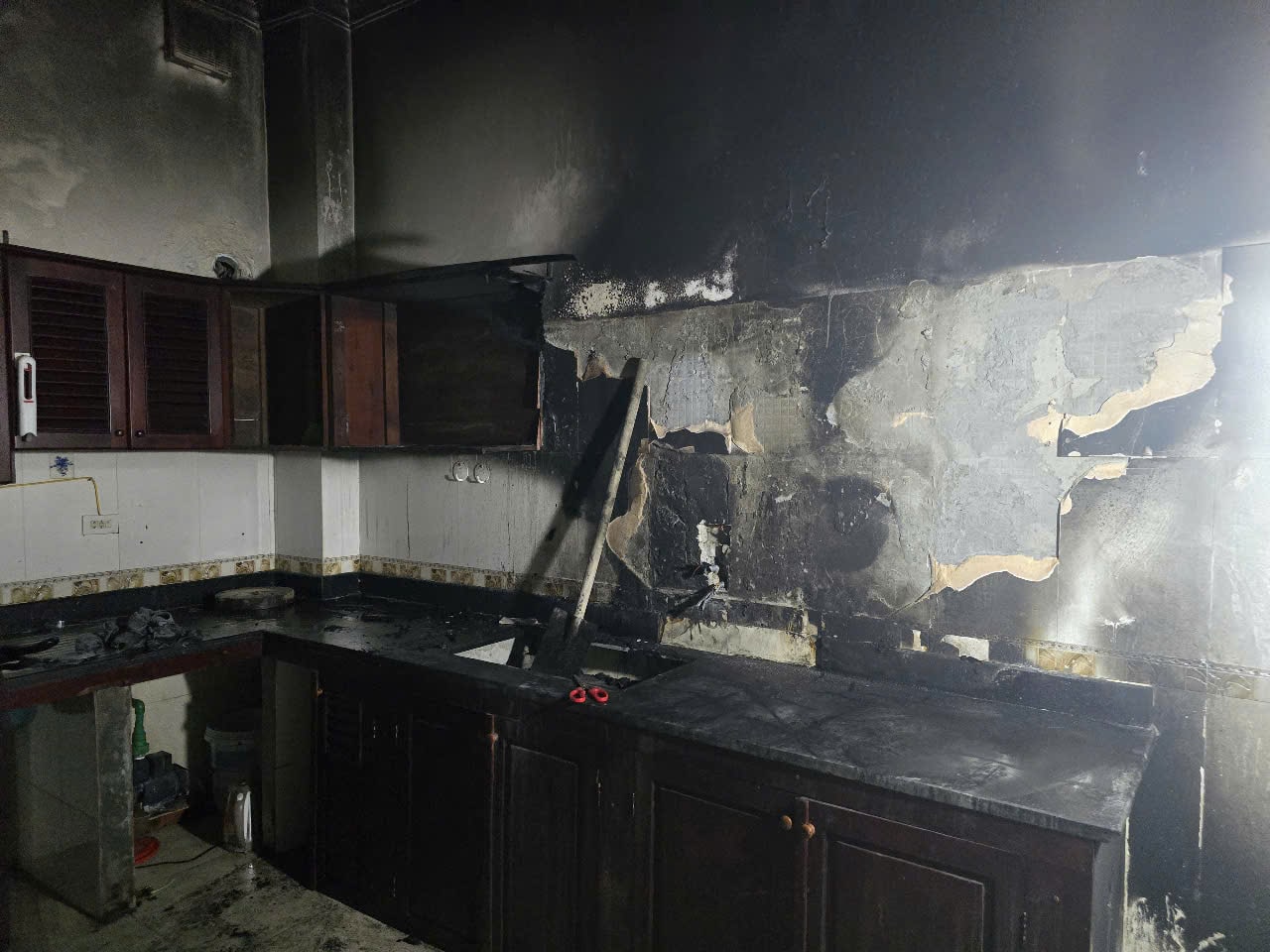 Scene of the house fire that destroyed many properties. Photo: Nguyen Truong