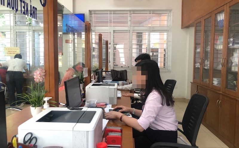 Commune-level civil servants are one of the subjects subject to the bonus regime under Decree 73. Illustration photo: Bao Han