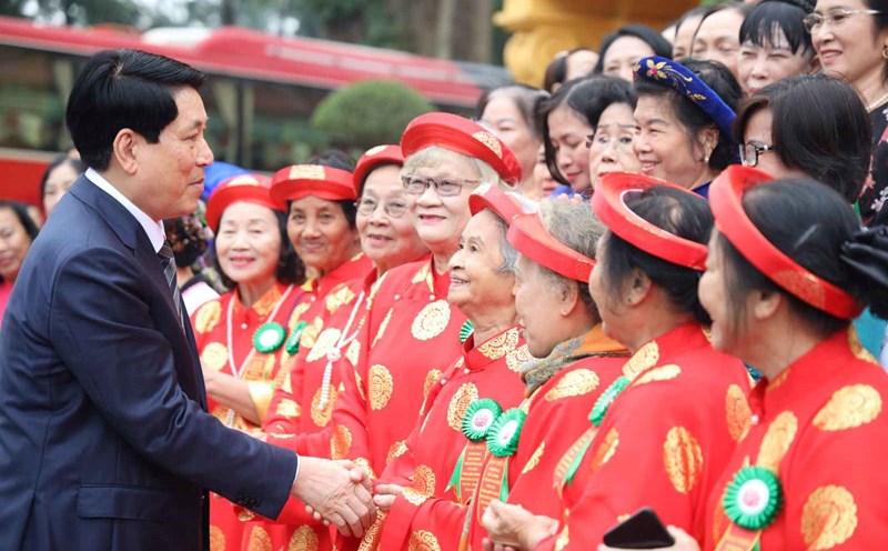 Politburo member and President Luong Cuong met with outstanding elderly women nationwide. Photo: Office of the President