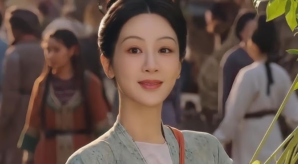 Duong Tu in "Quoc sac phuong hoa". Photo: Producer.