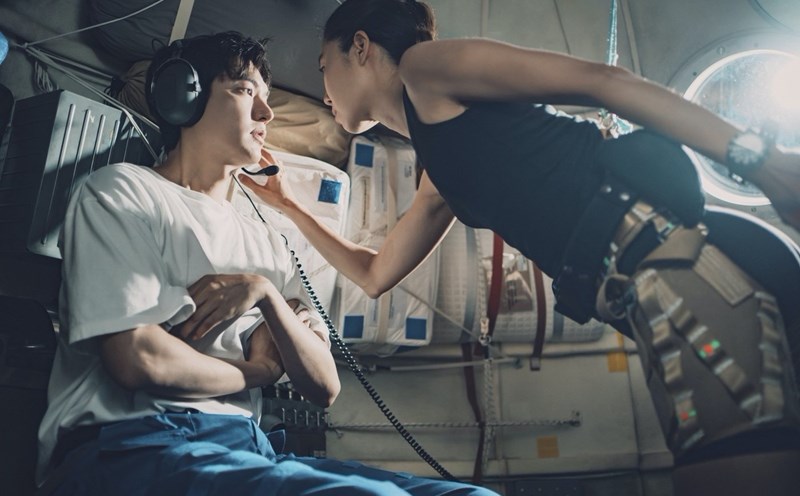 Lee Min Ho and Gong Hyo Jin's new drama causes controversy over its content. Photo: Producer