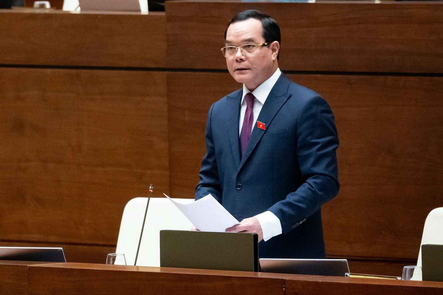 Comrade Nguyen Dinh Khang - Member of the Party Central Committee, President of the Vietnam General Confederation of Labor speaking at the 8th Session of the 15th National Assembly. Photo: National Assembly