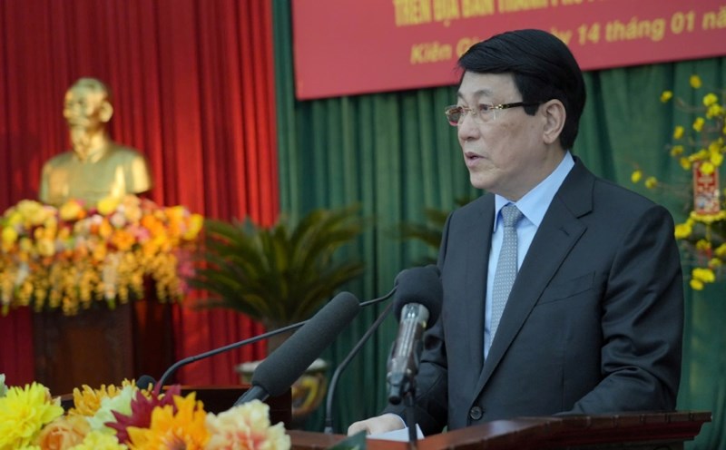 President Luong Cuong speaks during his visit and New Year greetings in Phu Quoc City. Photo: Le Tay