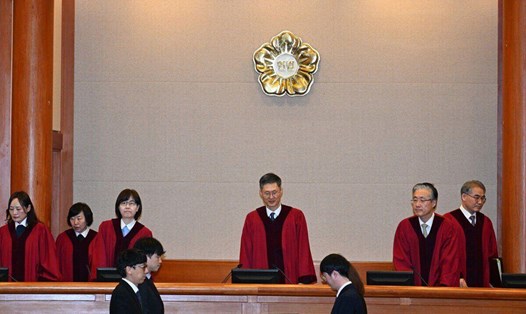 Phiên tòa đầu tiên luận tội Tổng thống Hàn Quốc Yoon Suk Yeol ngày 14.1. Ảnh: AFP