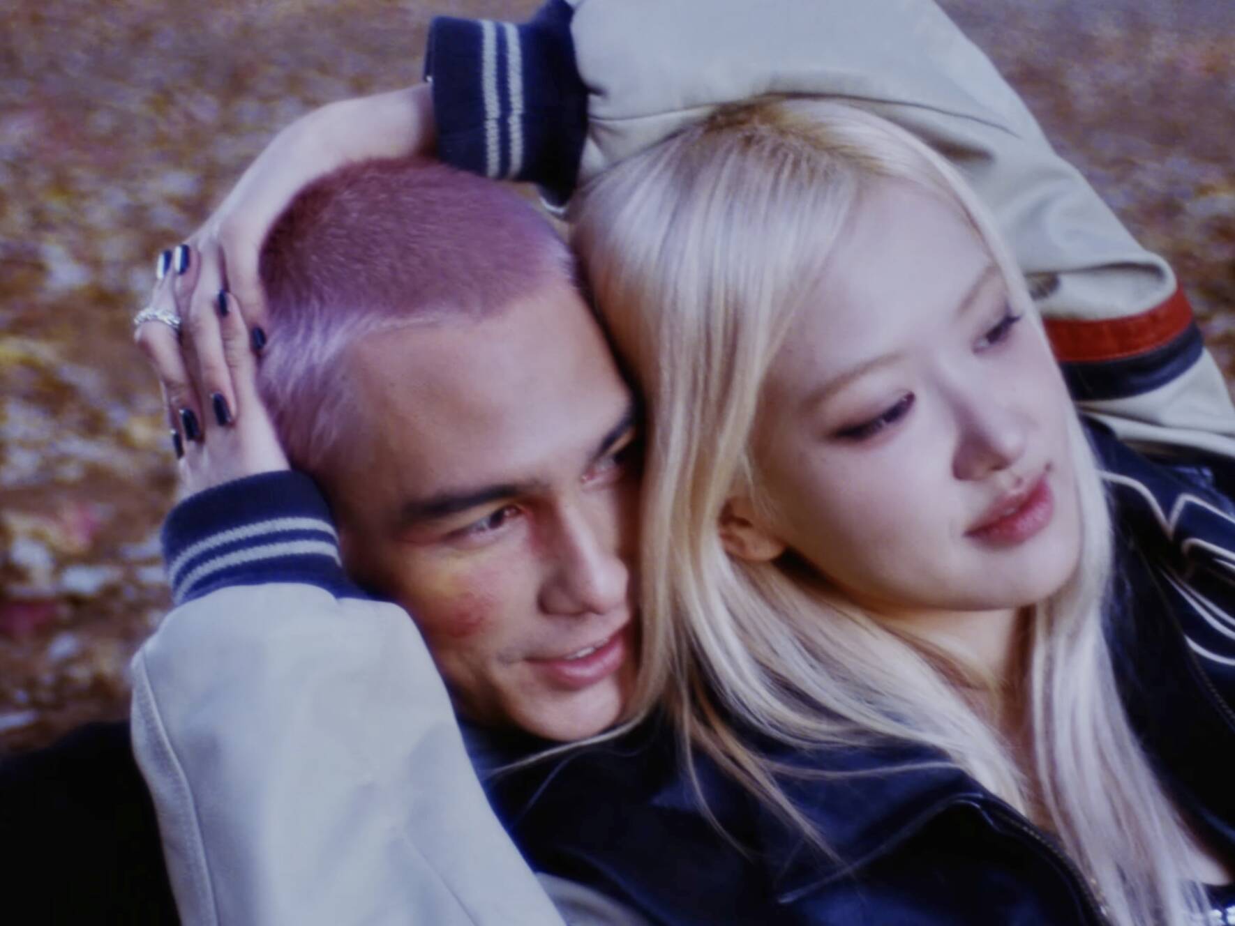 Evan Mock and Rose in the MV "Toxic Till The End". Photo: Cut from the MV