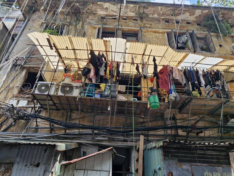 A corner of the Hang Bai apartment building (Hoan Kiem district, Hanoi). Photo: Thu Giang