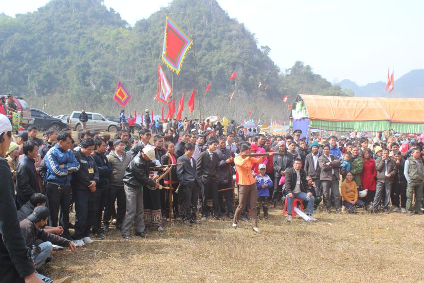 Hang Bua Festival (Quy Chau district, Nghe An) is held on the 20th, 21st, and 22nd of the first lunar month. Photo: Quang Dai