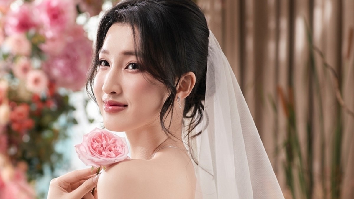 Runner-up Phuong Nhi used to model wedding dresses. Photo: FBNV