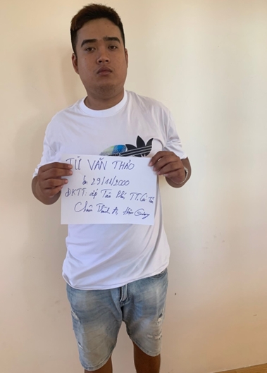 Doi tuong Tu Van Thao loi keo nguoi khac gay roi trat tu cong cong va co y gay thuong tich. Anh: Cong an tinh Hau Giang
