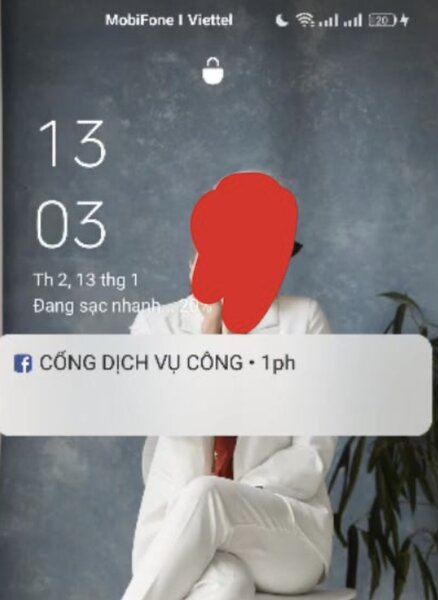 Cac ung dung app gia mao, sau khi chiem quyen kiem soat thanh cong, thuong chay ngam trong nen (background) cua dien thoai xuyen suot qua trinh nan nhan su dung thiet bi. Anh: 