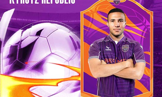 Ngoại binh Abdurakhmanov Odilzhon của Bình Dương được vinh danh ở hạng mục Quả bóng bạc Kyrgyzstan 2024. Ảnh: CLB Bình Dương