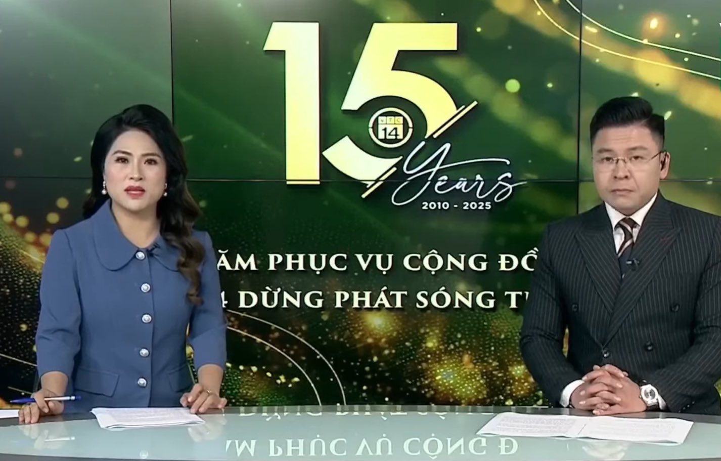 Hinh anh cac BTV tai Ban tin Thoi su cuoi cung cua kenh VTC14. 