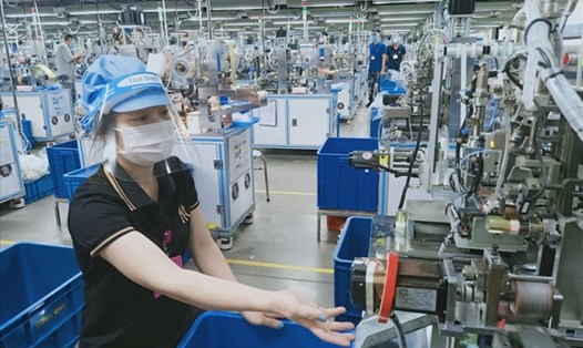 2.108 đoàn viên, người lao động ở xa đang làm việc tại Hải Dương được hỗ trợ vé tàu, xe với số tiền 438,9 triệu đồng. Ảnh: Diệu Thuý