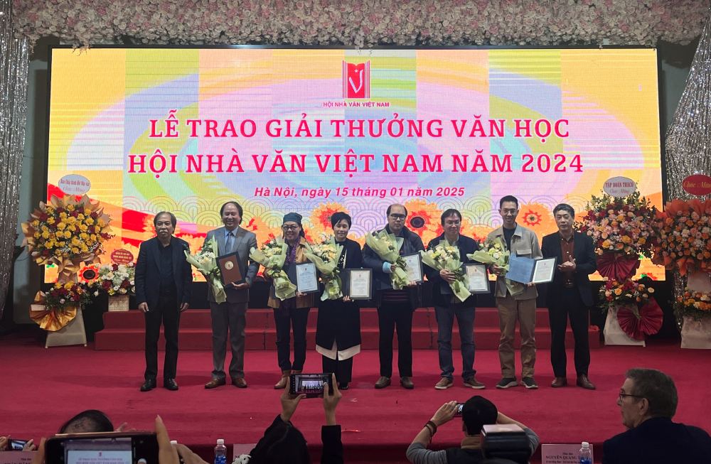 Authors winning the Vietnam Writers Association Awards. Photo: Huyen Chi