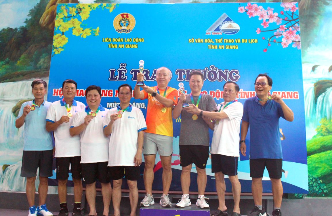 Niem vui cua cac van dong vien dat giai Pickleball. Anh: Luc Tung