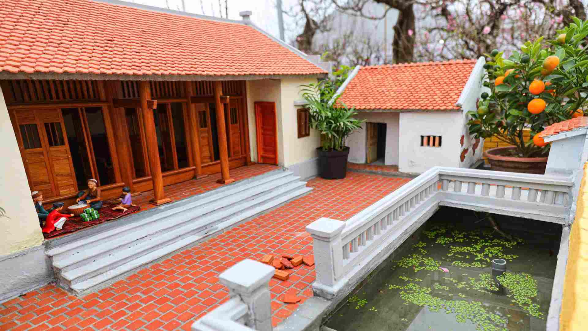 This unique model makes many customers curious and excited. Photo: Huyen Trang