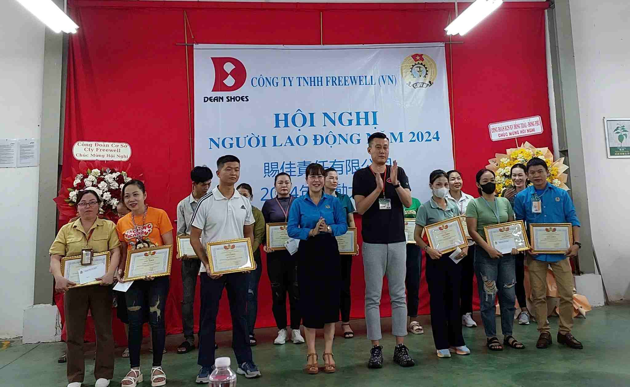 Excellent labor collectives with high production efficiency at Freewell Company Limited are rewarded. Photo: Freewell Company Limited Trade Union