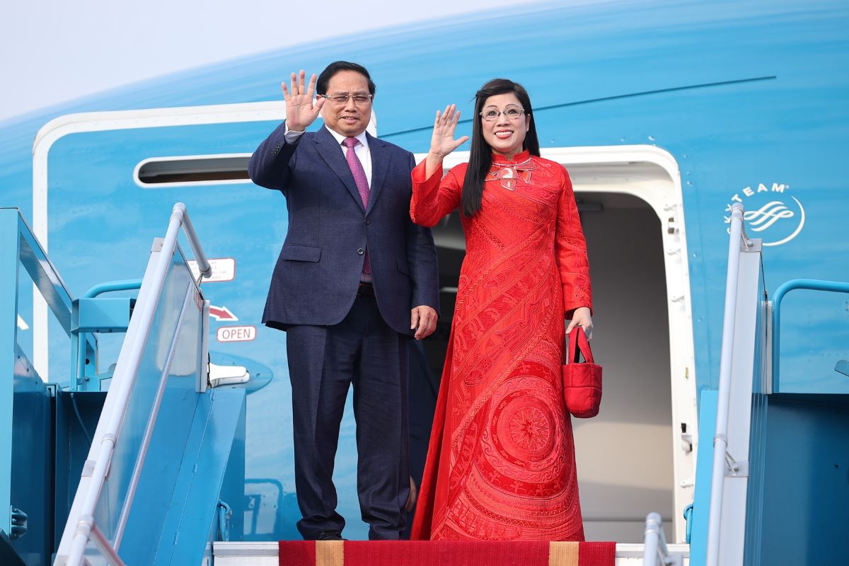 Prime Minister Pham Minh Chinh and his wife departed for a European tour on the afternoon of January 15, 2025. Photo: VGP