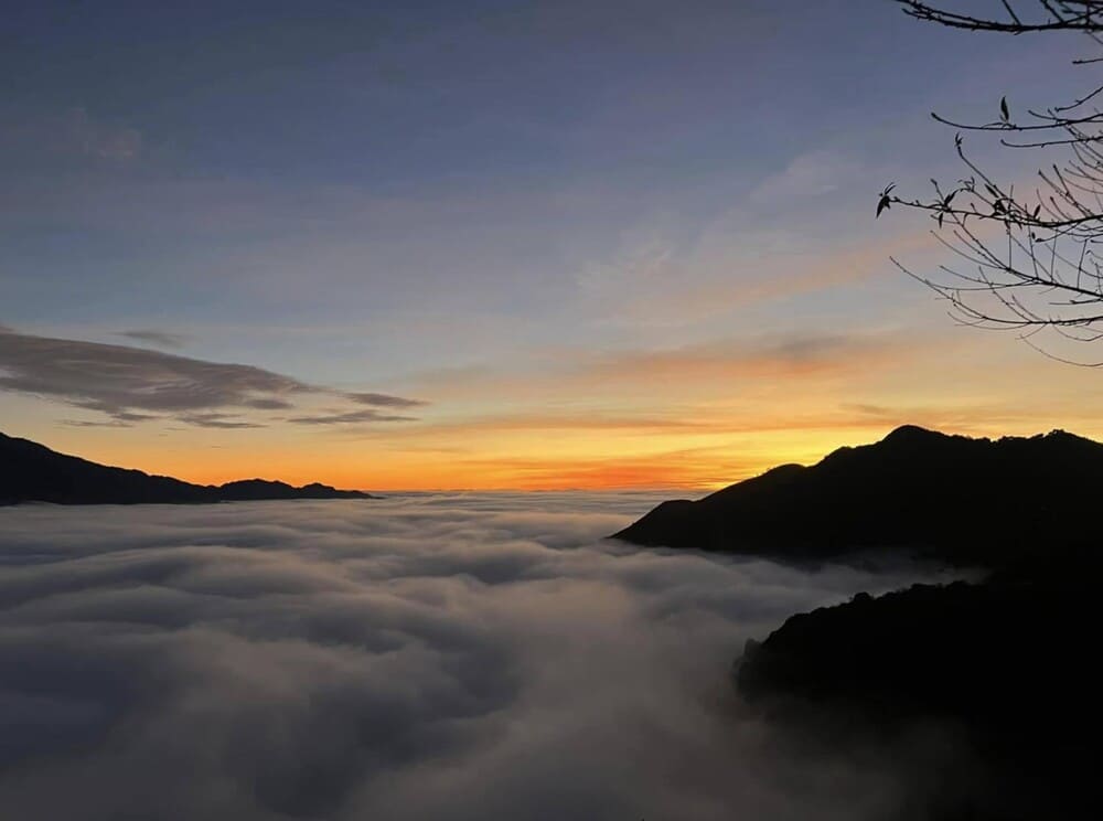 The Northwest routes are destinations during Lunar New Year, allowing families to enjoy beautiful scenery and "hunt clouds". Photo: Lan Chi